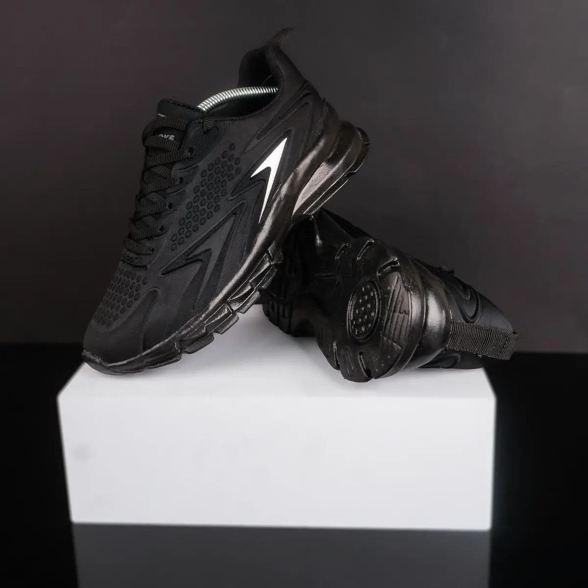 کفش ورزشی مردانه مشکی مدل marion